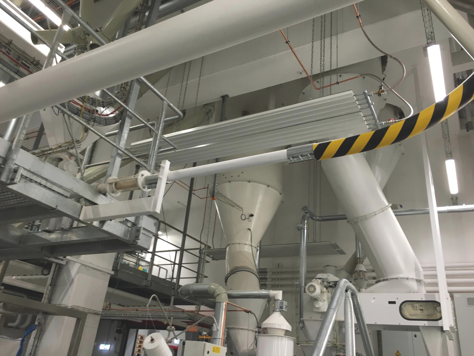 Reference Zehnder ZIP Heating and cooling ceiling system Side view
