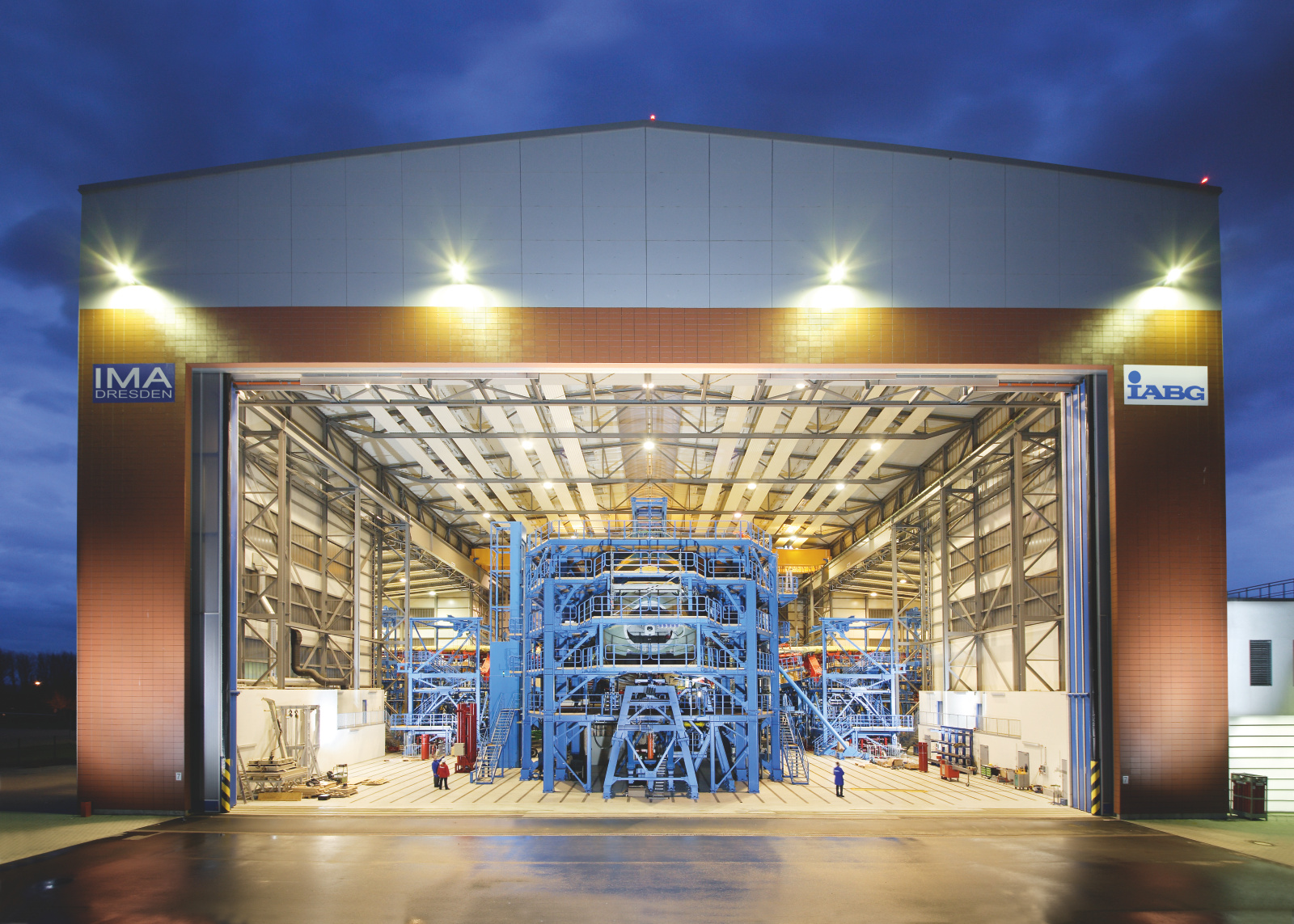 Reference ZBN Heating and cooling ceiling system Front view