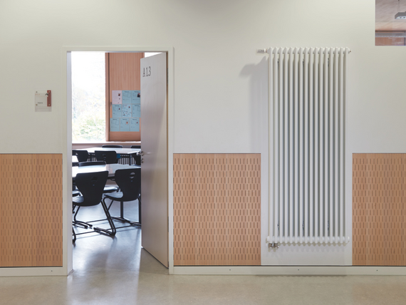 Reference Zehnder Charleston Decorative radiator Front view