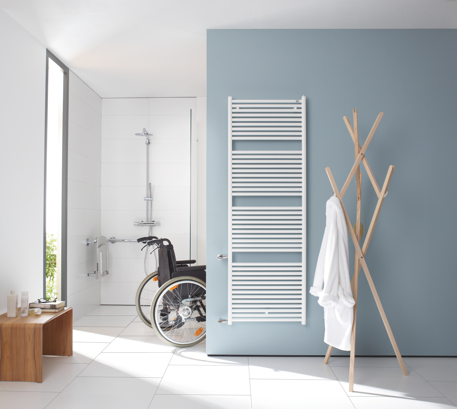 Rendering Zehnder Toga Decorative radiator Front view