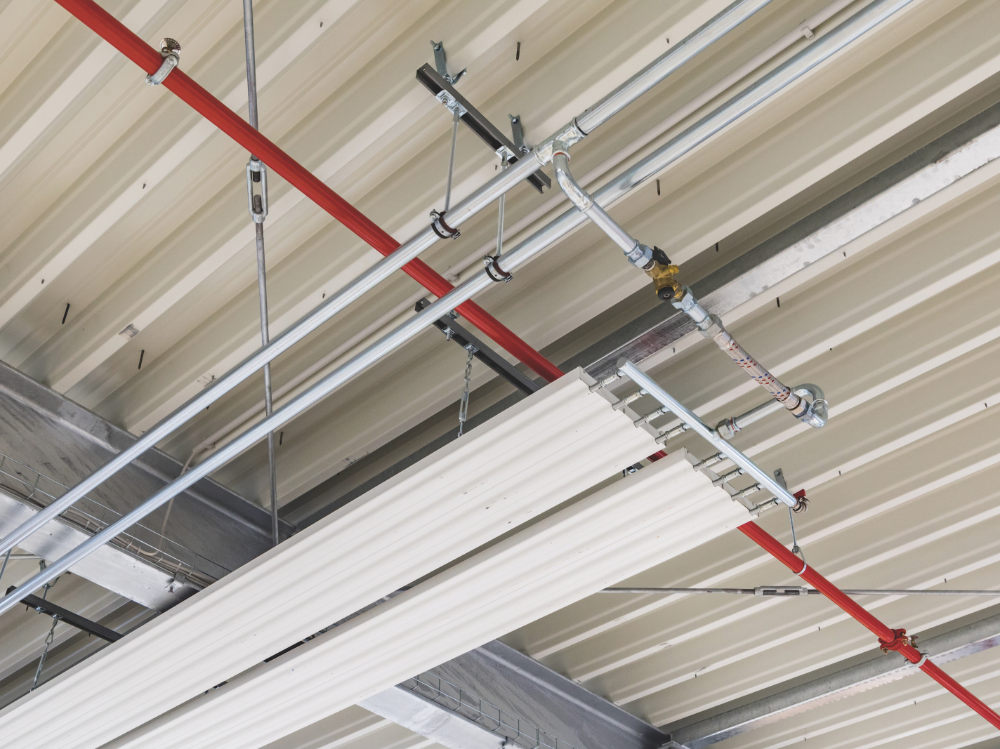 Reference Zehnder ZIP Heating and cooling ceiling system Bottom view